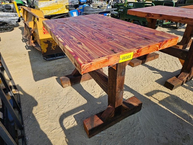 #205-•-48"-x-60"-cedar-to[p-table-image-5