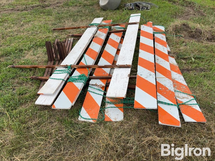 homemade-8’-construction-barricade-image-8