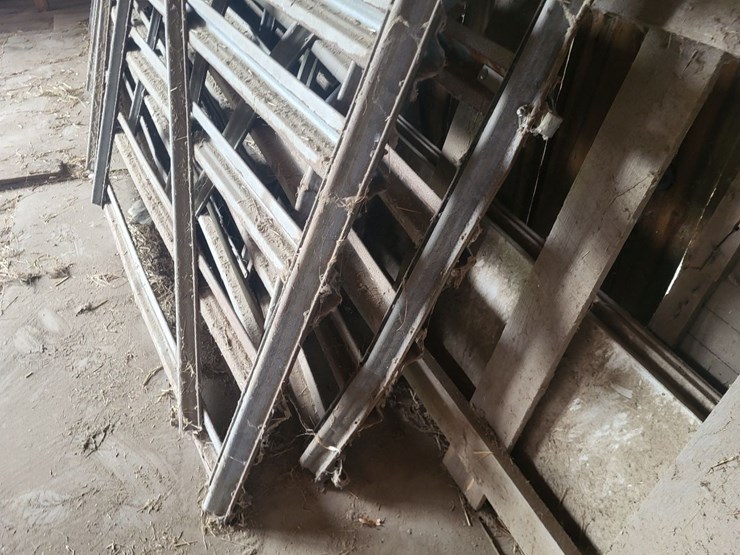 (4)-livestock-gates,-(2)-livestock-panels,-and-(1)-roll-of-woven-wire-fence-image-10