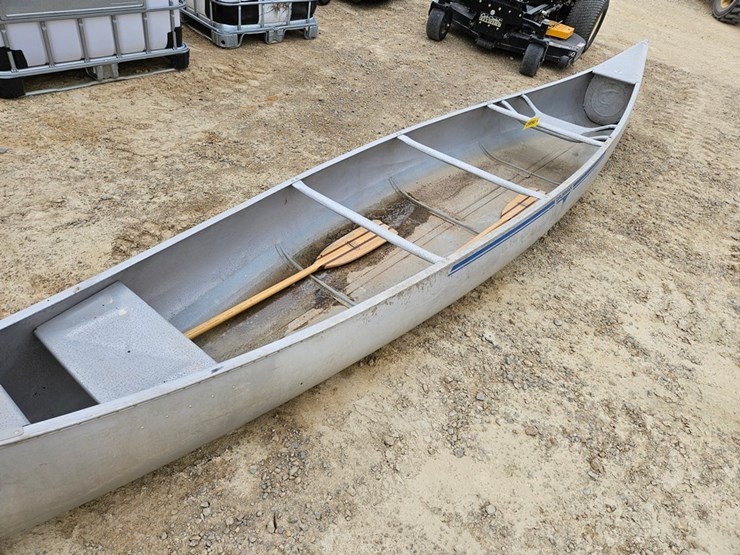#6882-•-grumman-16'-canoe-image-8