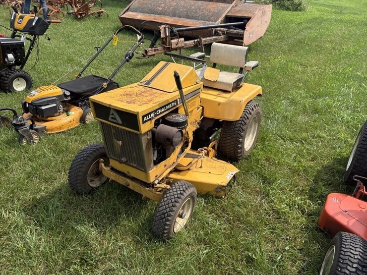 allis-chalmers-b-110-lawn-tractor---needs-battery-image-2