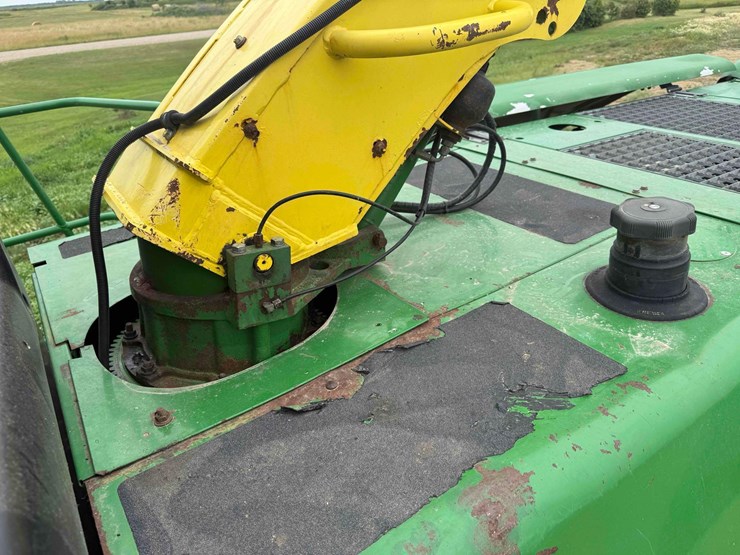 2005-john-deere-7400-image-39