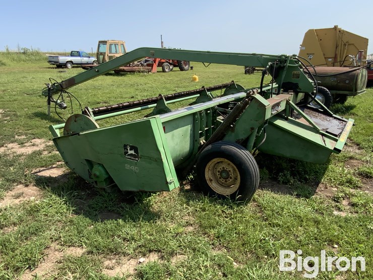 john-deere-240-image-7