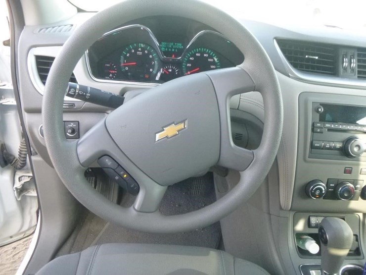 2015-chevrolet-traverse-image-10