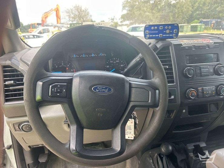 2017-ford-f550-image-13