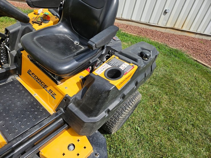 #6878-•-cub-cadet-z-force-sz-zero-turn-mower-image-13