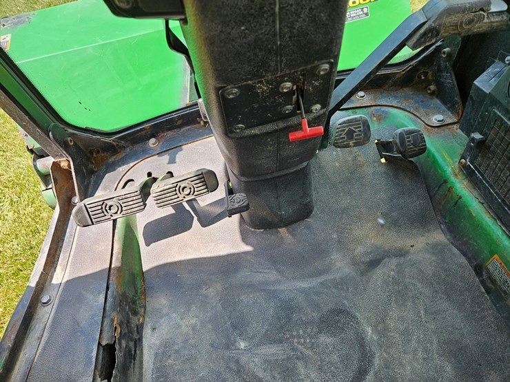 2011-john-deere-1445-image-22