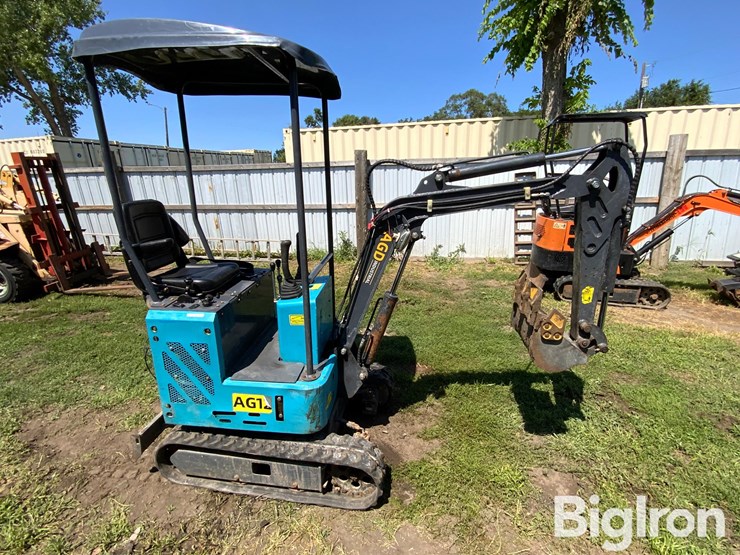 agd-industrial-mini-excavator-image-4