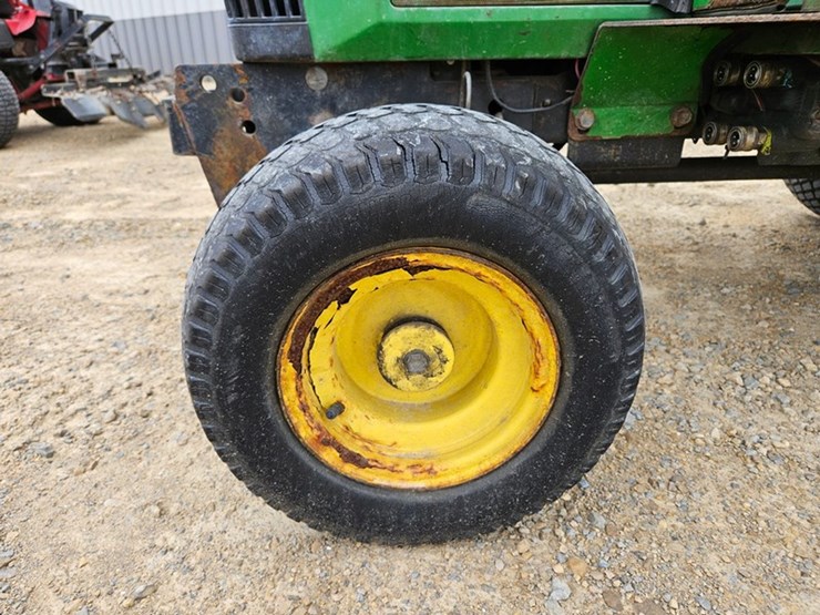 john-deere-425-image-11