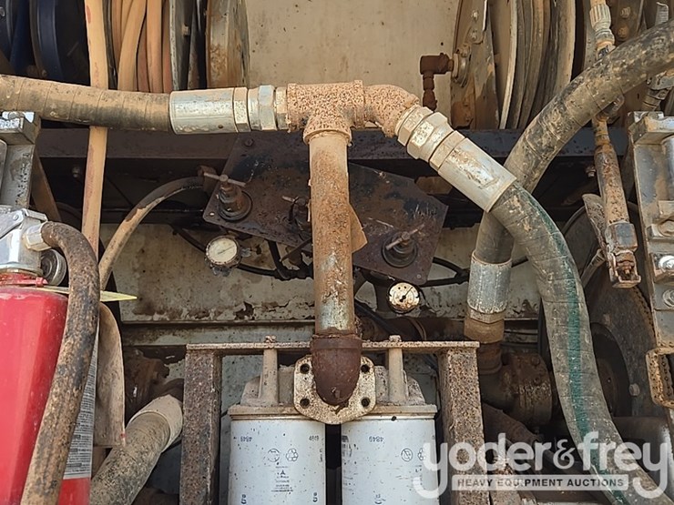 2000-peterbilt-357-image-36