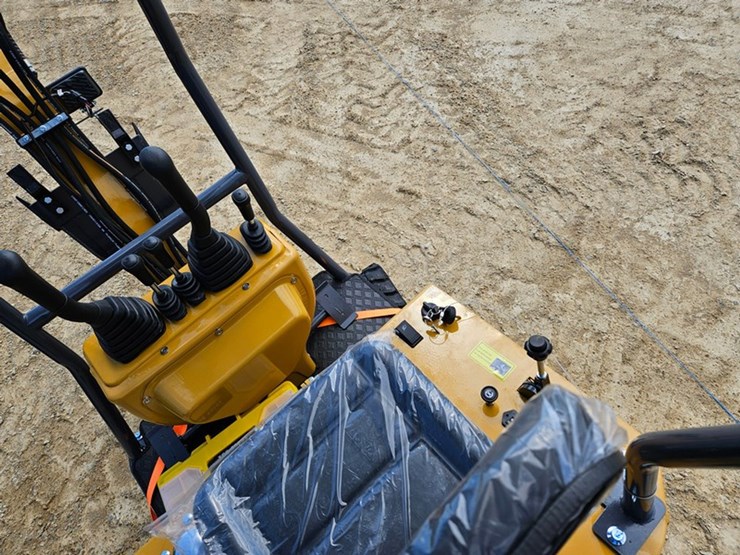 #217-•-2026-agt-mx12r-mini-excavator-image-19