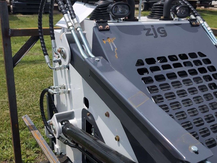 zjg-mini-skid-steer-loader-zj-380-(white)---15hp-image-5