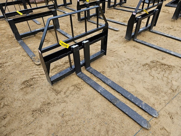 #221-•-kivel-48"-3500-lb-pallet-fork-image-7
