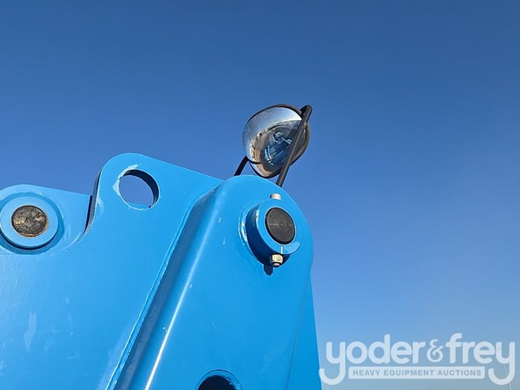 2019-genie-gth1544-image-45