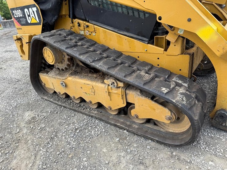 2016-caterpillar-299d2-xhp-image-11