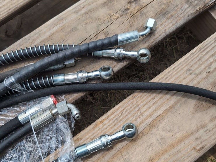 zjg-mini-excavator-and-skid-steer-loader-hoses-image-2