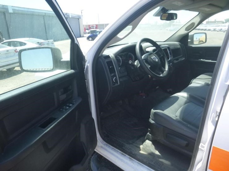 2016-dodge-1500-image-5