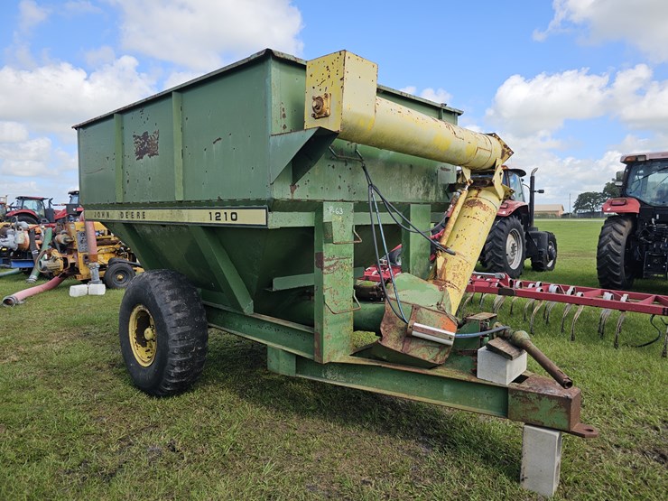 john-deere-1210-image-2