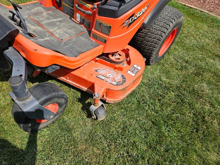 kubota-zd326s-image-10