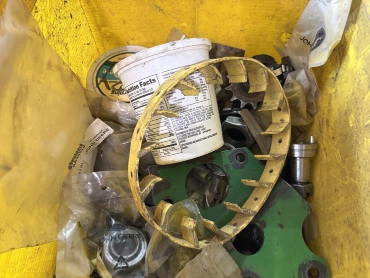 john-deere-planter-parts---assortment-image-3