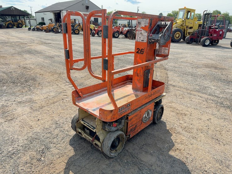 jlg-1230es-image-3