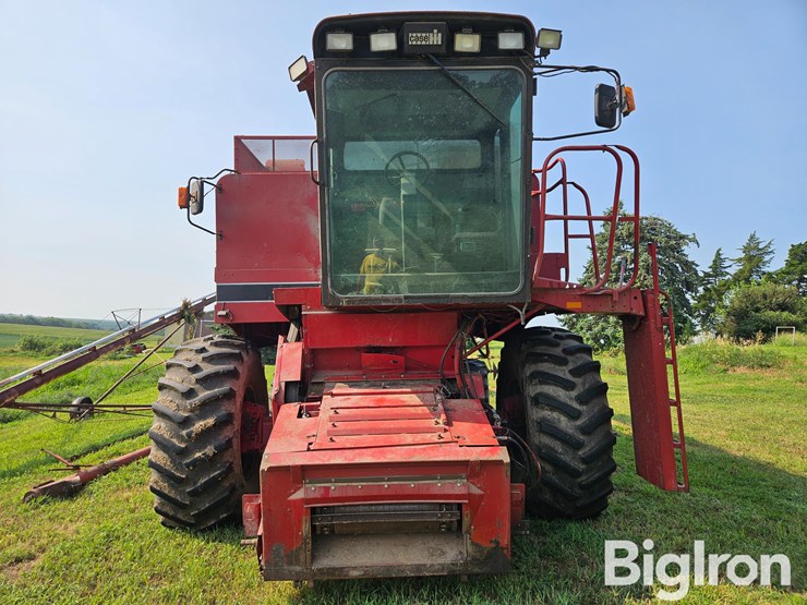 1988-case-ih-1660-image-2
