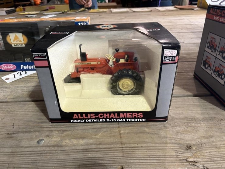 allis-chalmers-highly-detailed-d15-nf-by-speccast-image-1