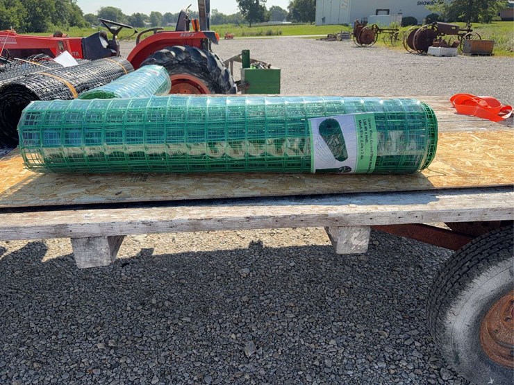 green-vinyl-coated-metal-welded-wire-fence-roll-98.4ft-x-4ft-image-1