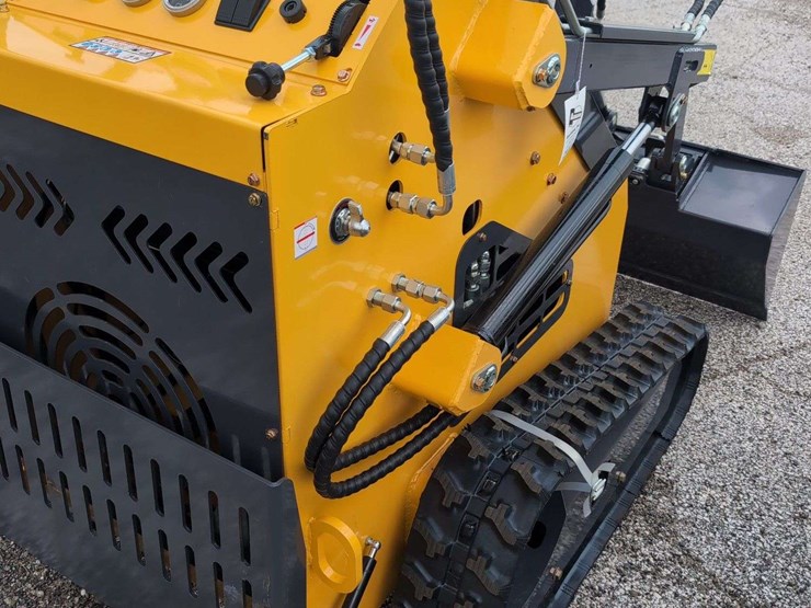 zjg-mini-skid-steer-loader-zj-380-(yellow)---15hp-image-8