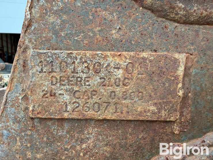 tag-24"-excavator-bucket-image-16