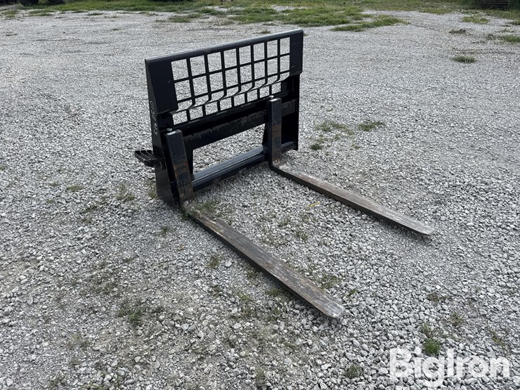 caterpillar-pallet-forks-image-3