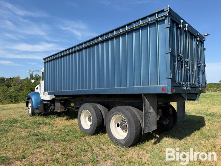 2005-peterbilt-335-image-7