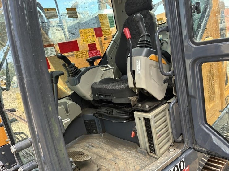 2023-xcmg-xe155ucr-hydraulic-excavator-image-17