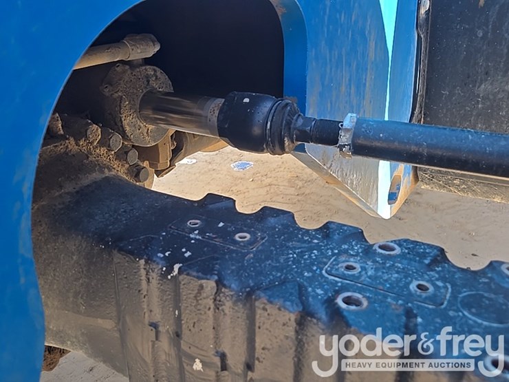 2019-genie-gth1544-image-34