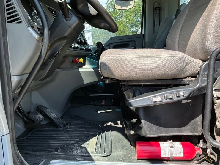 2018-kenworth-t680-image-61