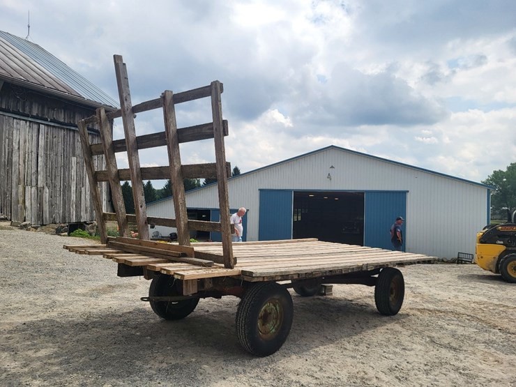 hay-wagon-w/running-gear-image-5