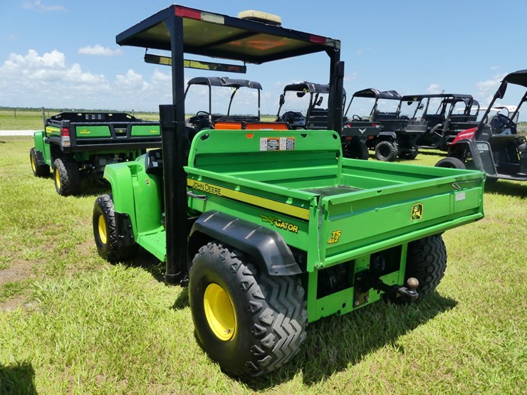 john-deere-gator-image-4