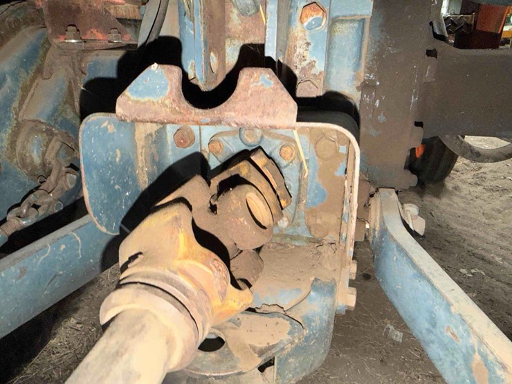245-kubota-tractor-image-15