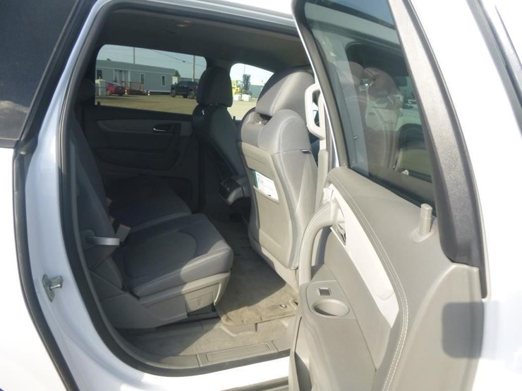 2015-chevrolet-traverse-image-19