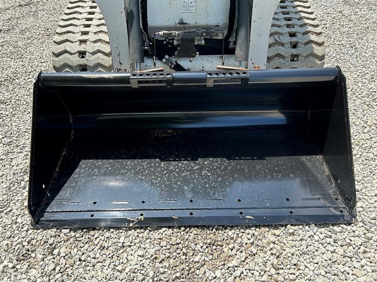 68"-low-pro-skid-steer-bucket-image-2