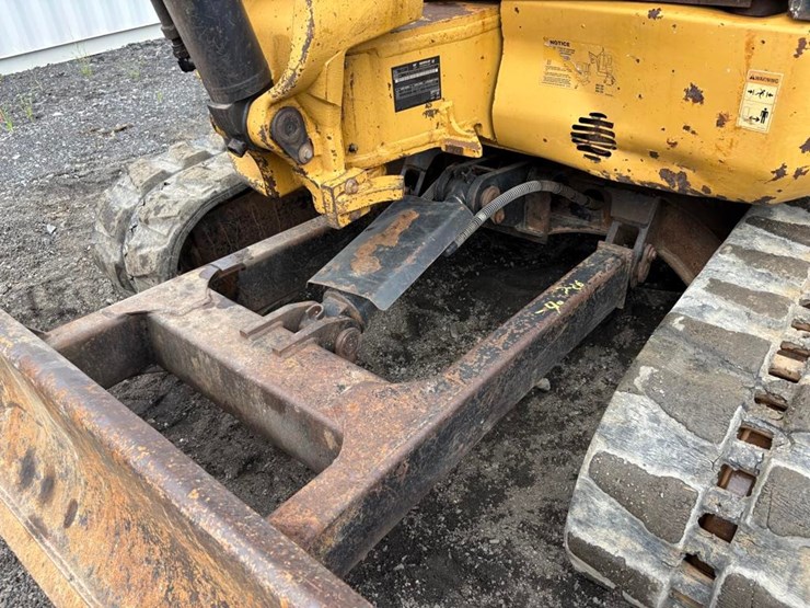 caterpillar-304cr-image-4