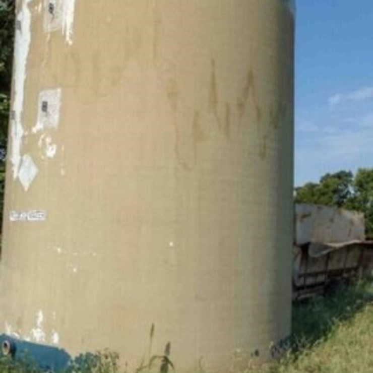 5000 GAL FIBERGLASS TANK, SEEMS TO BE GOOD