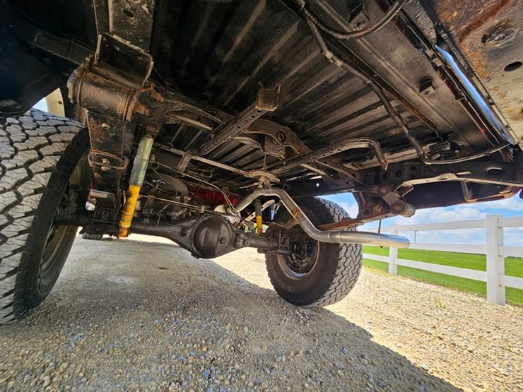 #25-•-2002-toyota-4x4-pickup-truck-image-13