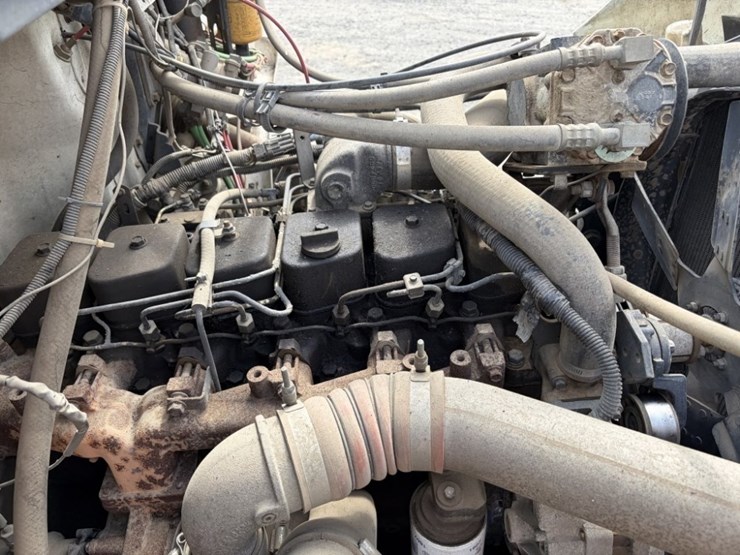 1995-freightliner-fl70-image-14