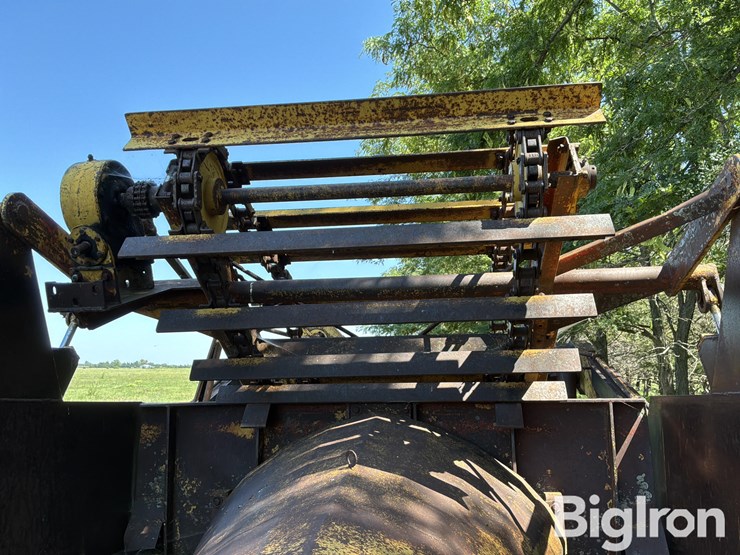 soil-mover-90-e-pull-type-scraper-image-17