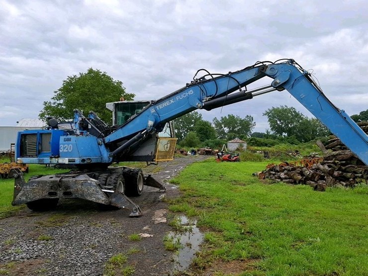 2015-fuchs-mhl320-image-35