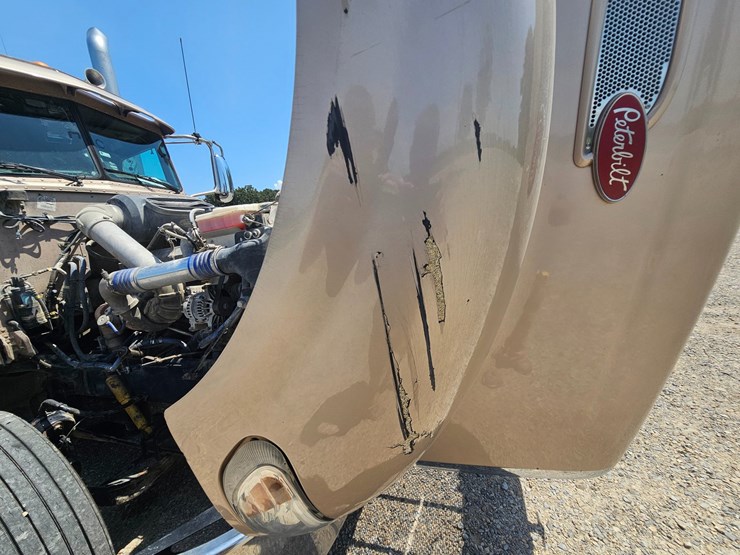 2015-peterbilt-386-image-92