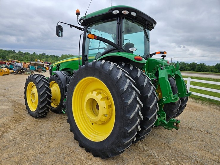 2013-john-deere-8335r-image-3