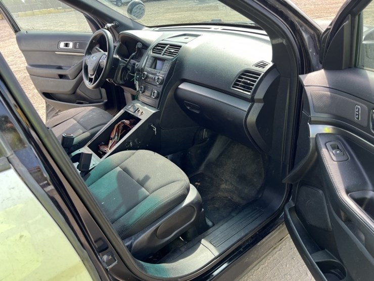 2016-ford-explorer-image-20