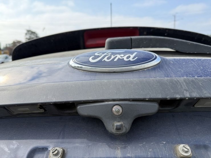 2018-ford-explorer-image-12